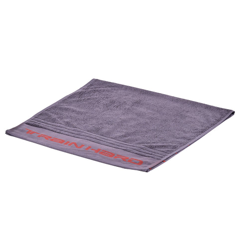 GESCHENKT! Train Hard® Sporthandtuch Duschtuch mit Mini-Trainingsposter